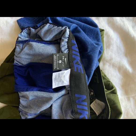 3 pack Nike basketball shorts. 2 sized M and one L - Picture 4 of 8
